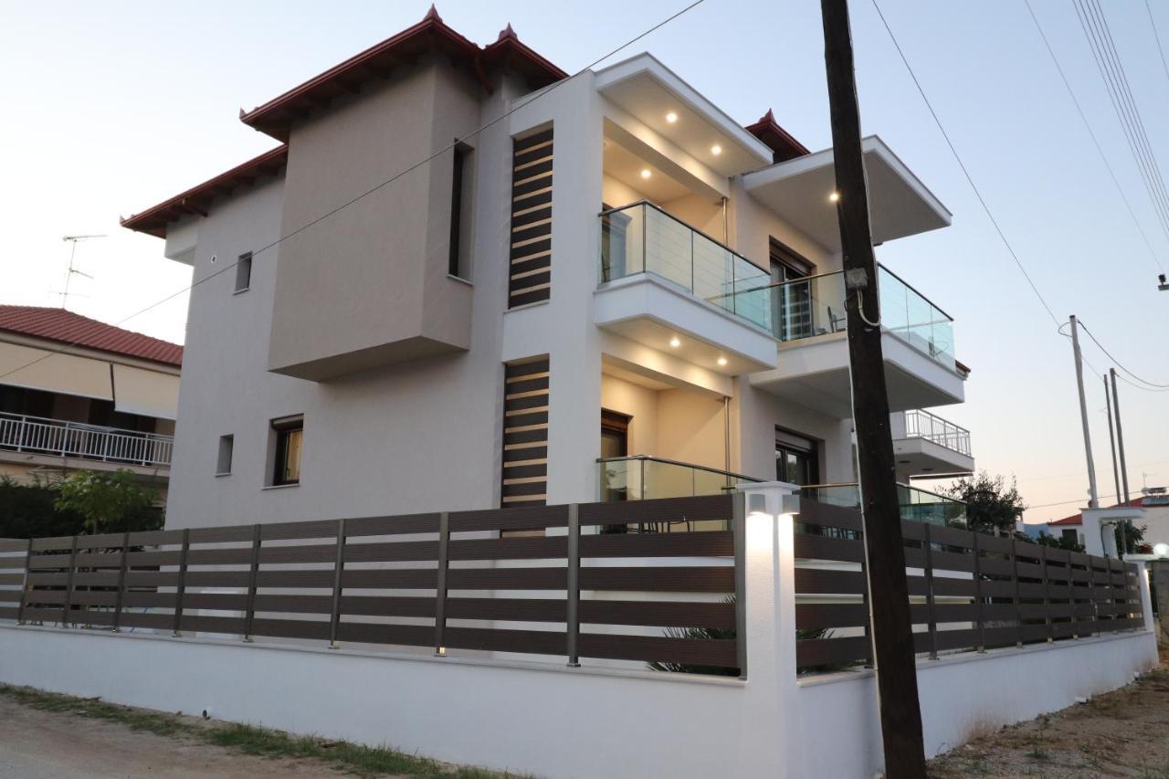 Sunshine Rooms And Suites Vrasná Exterior foto